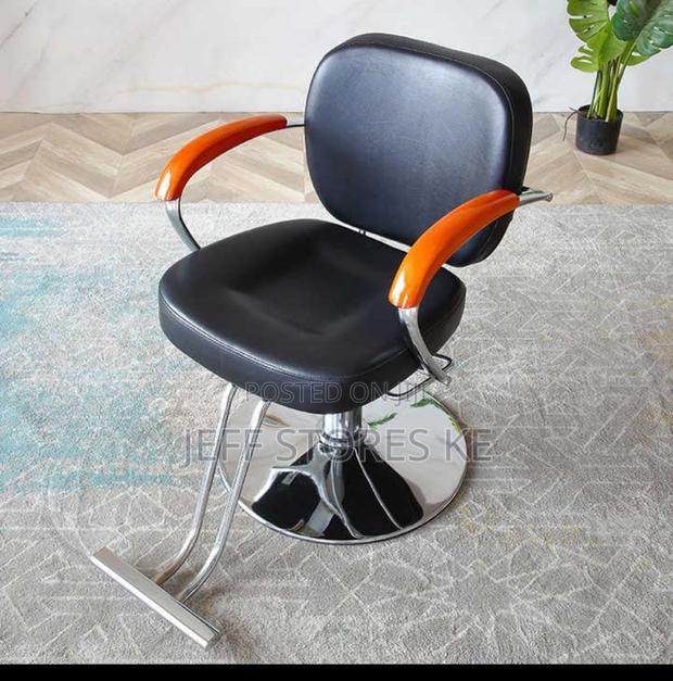 Simple Black Styling Salon Seat - main view