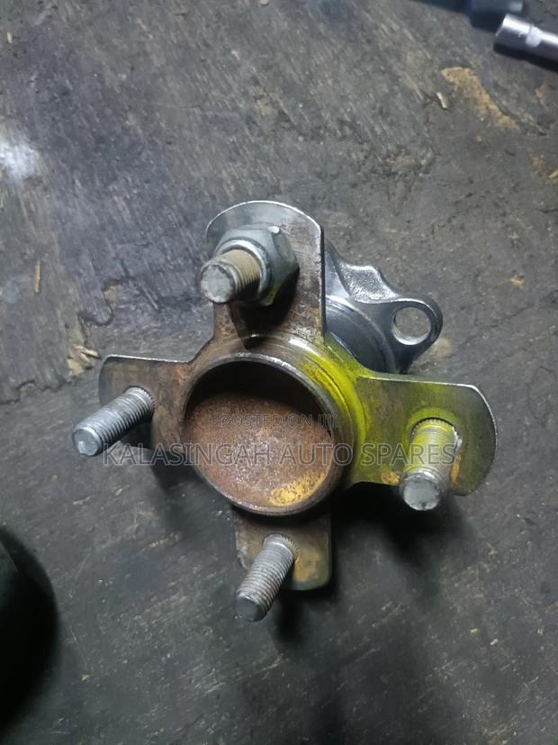 Daihatsu Mira Rear Hub - main view