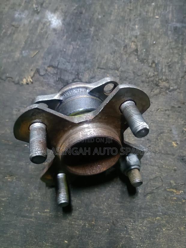 Daihatsu Mira Rear Hub - thumbnail 4