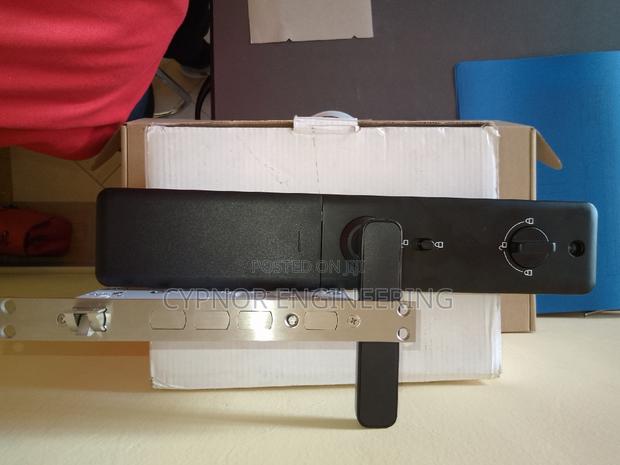 Biometric Locks:Enhancing Hotel Security With Smart Locks - thumbnail 3