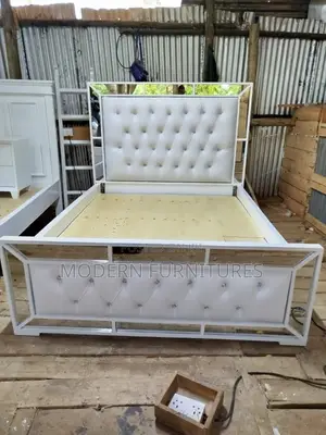 5/6 Mirror Bed