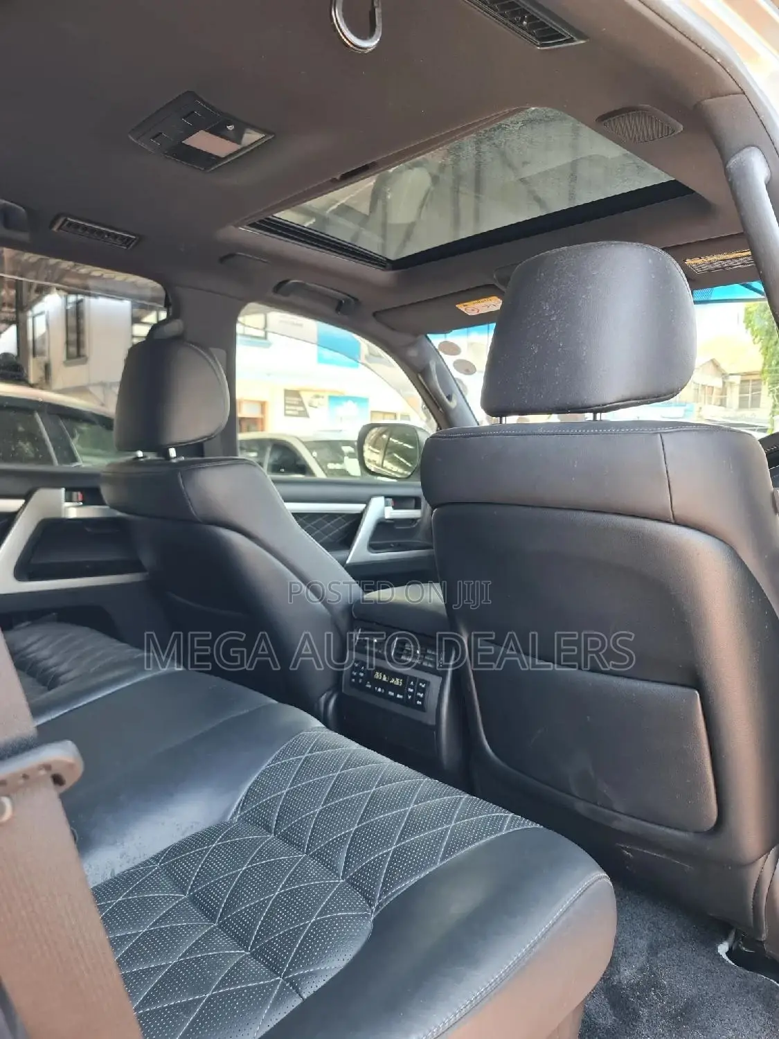 Toyota Land Cruiser 4.6 V8 ZX 2019 Silver