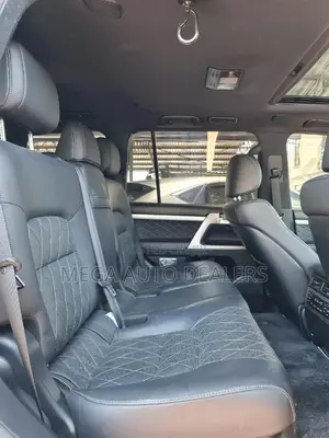 Toyota Land Cruiser 4.6 V8 ZX 2019 Silver