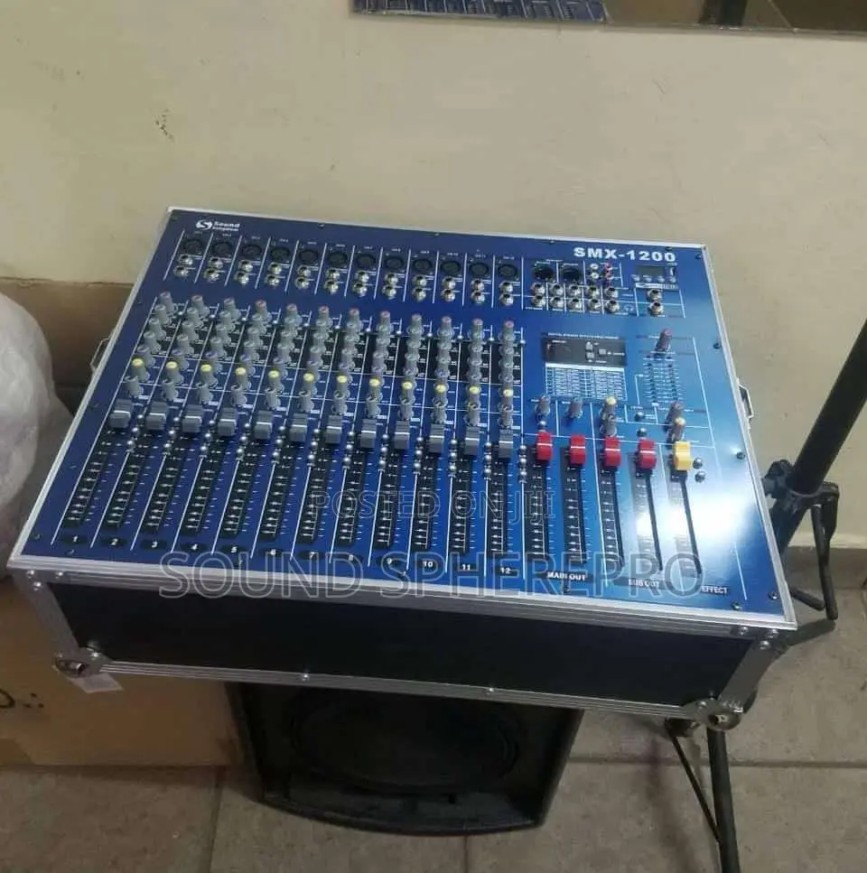 SMX-1200 12 Channel Powered Mixer