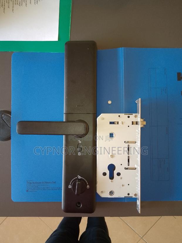 Biometric Precision Smart Locks for Airbnb Accomodations - main view