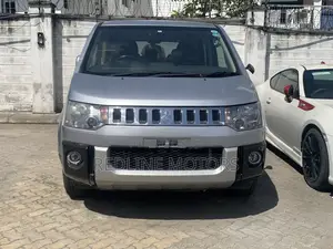 Mitsubishi Delica 2016 Silver