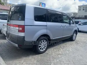 Mitsubishi Delica 2016 Silver