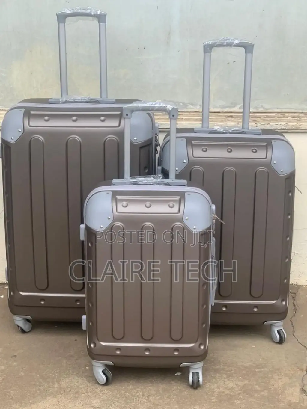 Luxurious Traveling Suitcase Bags 3 in 1 Bags