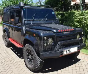 Land Rover Defender 2001 Green