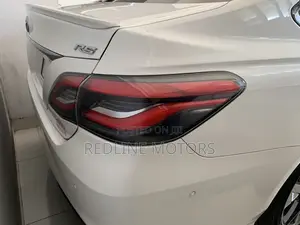Toyota Crown 2018 White