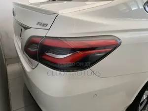 Toyota Crown 2018 White