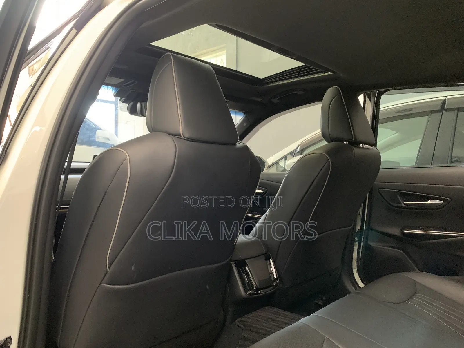 Toyota Crown 2018 White
