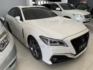 Toyota Crown 2018 White