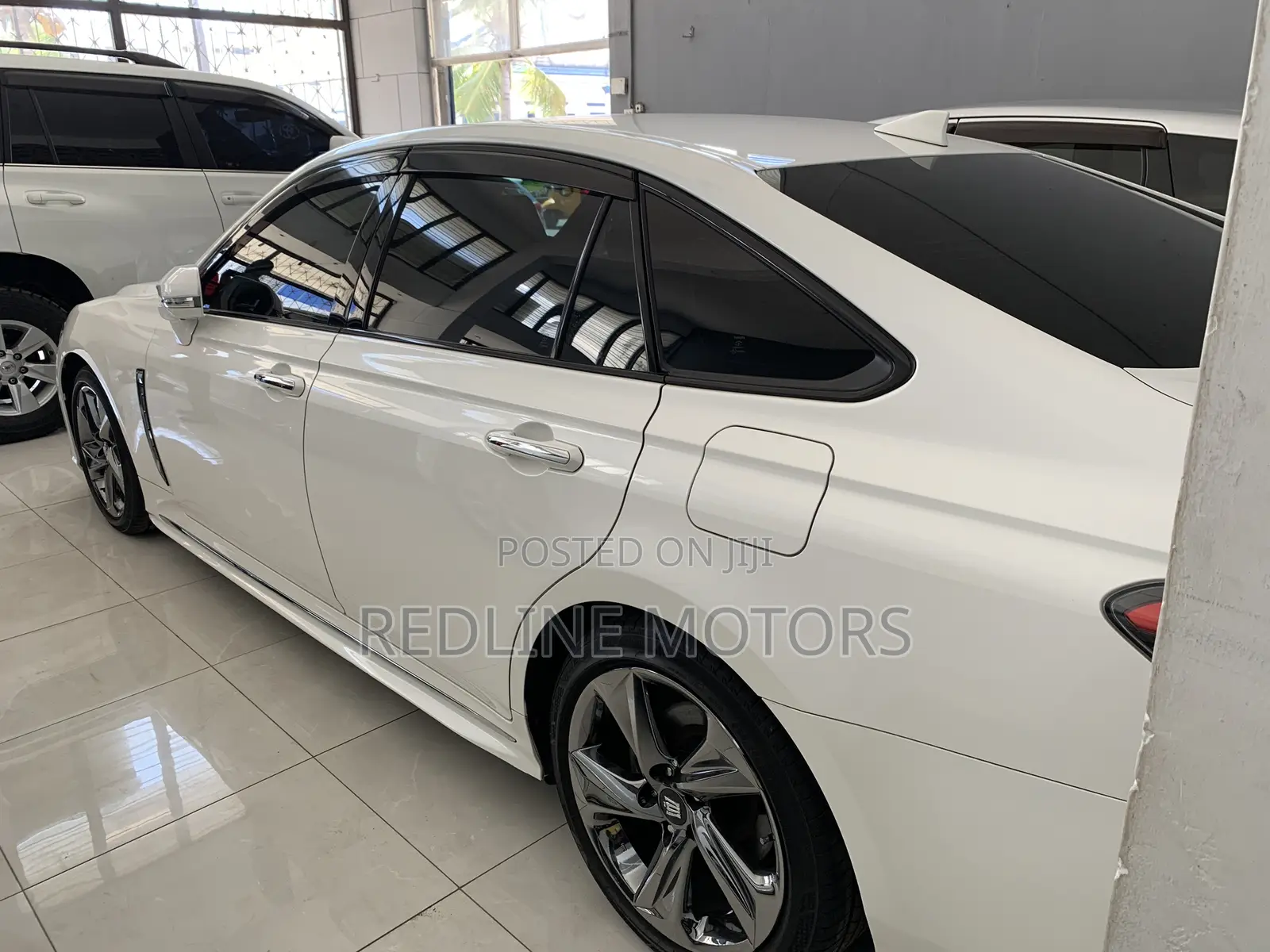 Toyota Crown 2018 White