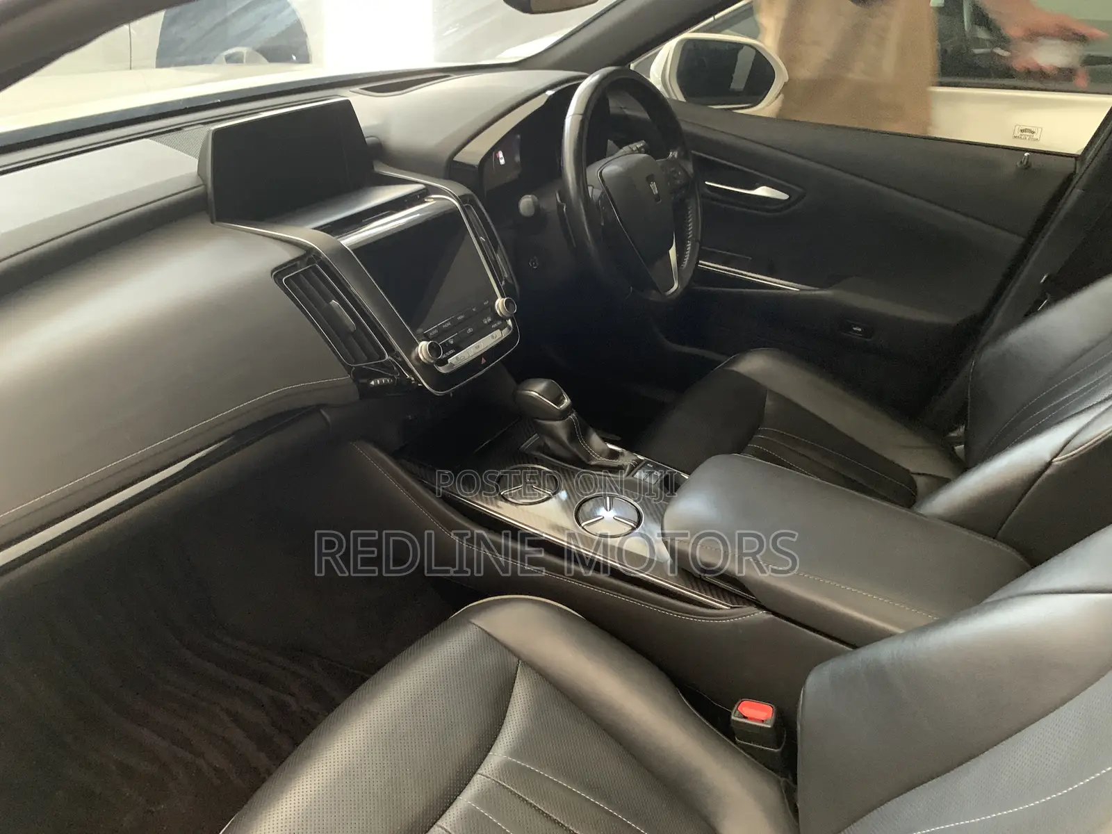 Toyota Crown 2018 White