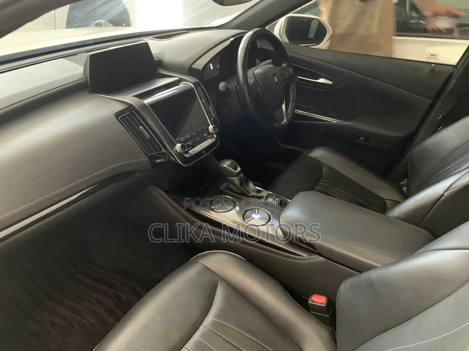 Toyota Crown 2018 White