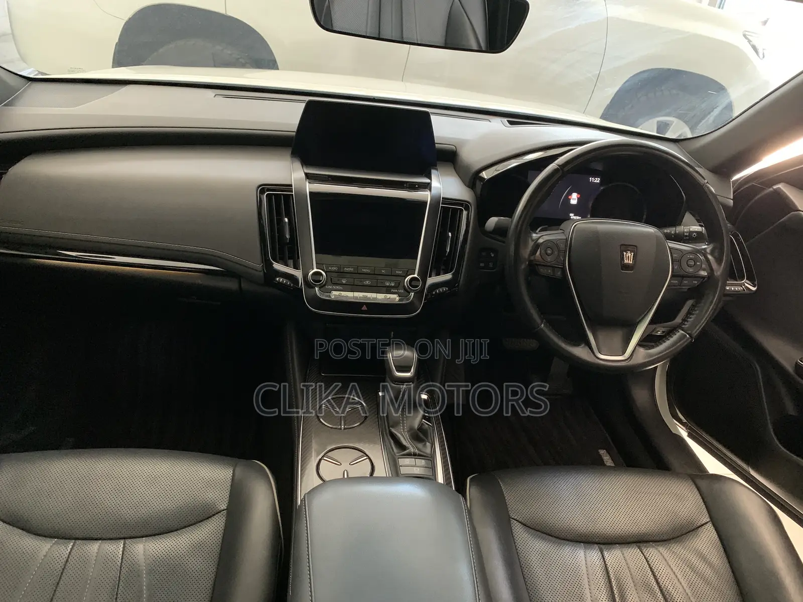 Toyota Crown 2018 White