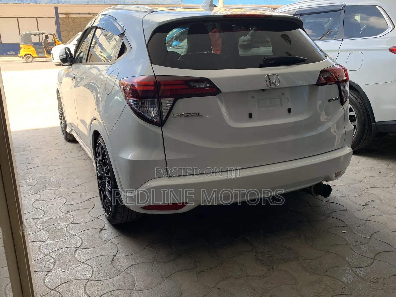 Honda Vezel 1.5 Hybrid 4WD 2017 White