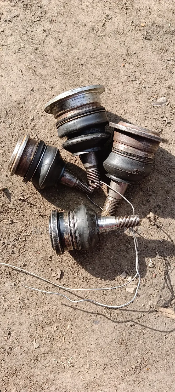 Hilux Surf,Vigo D-4d, Prado J95,J120,J150,V8 Vx Ball Joints