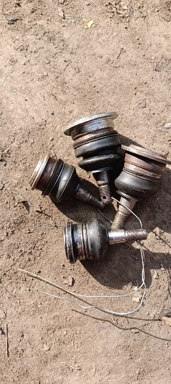 Hilux Surf,Vigo D-4d, Prado J95,J120,J150,V8 Vx Ball Joints