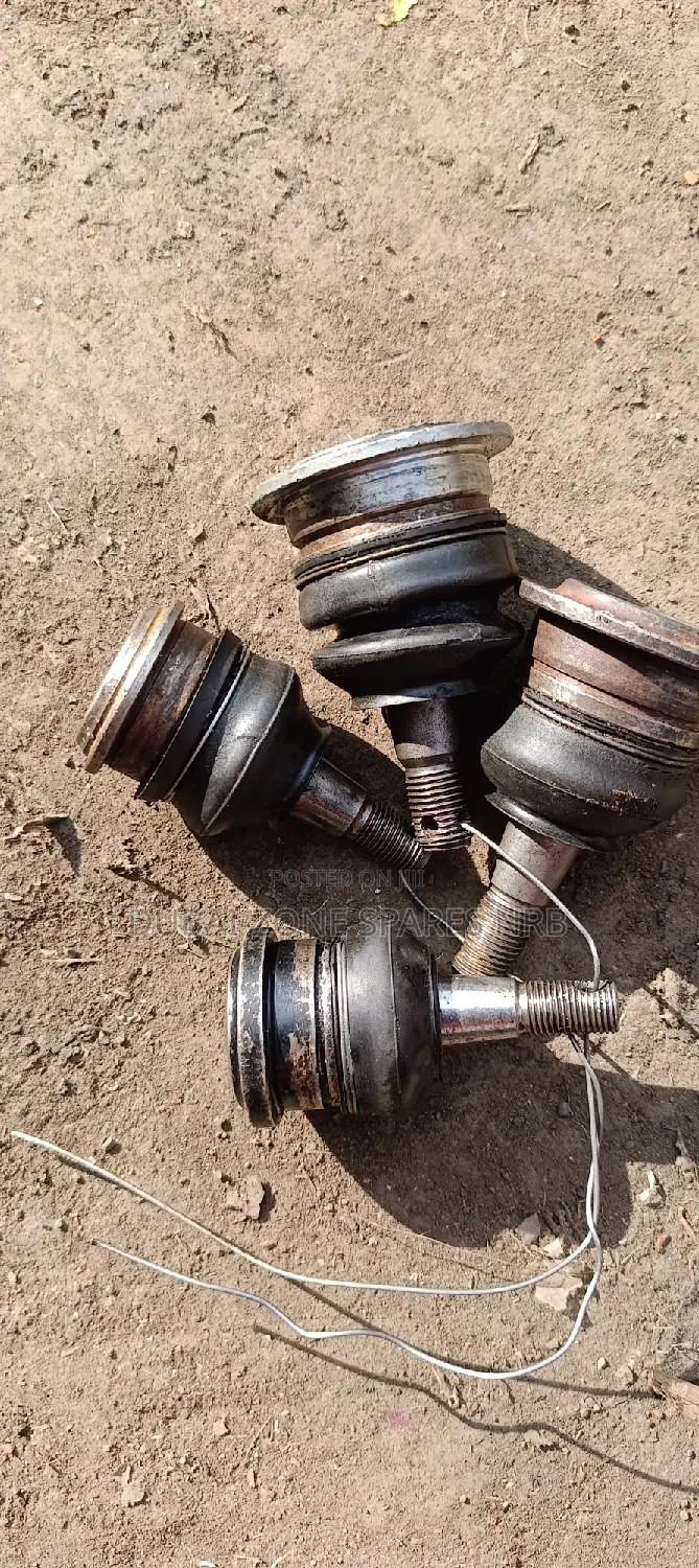 Hilux Surf,Vigo D-4d, Prado J95,J120,J150,V8 Vx Ball Joints