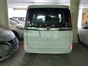Toyota Noah 2.0 AWD (7 Seater) 2017 White