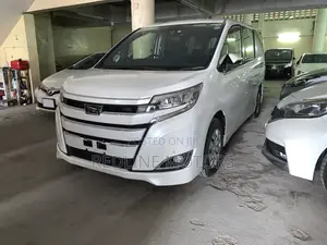 Toyota Noah 2.0 AWD (7 Seater) 2017 White