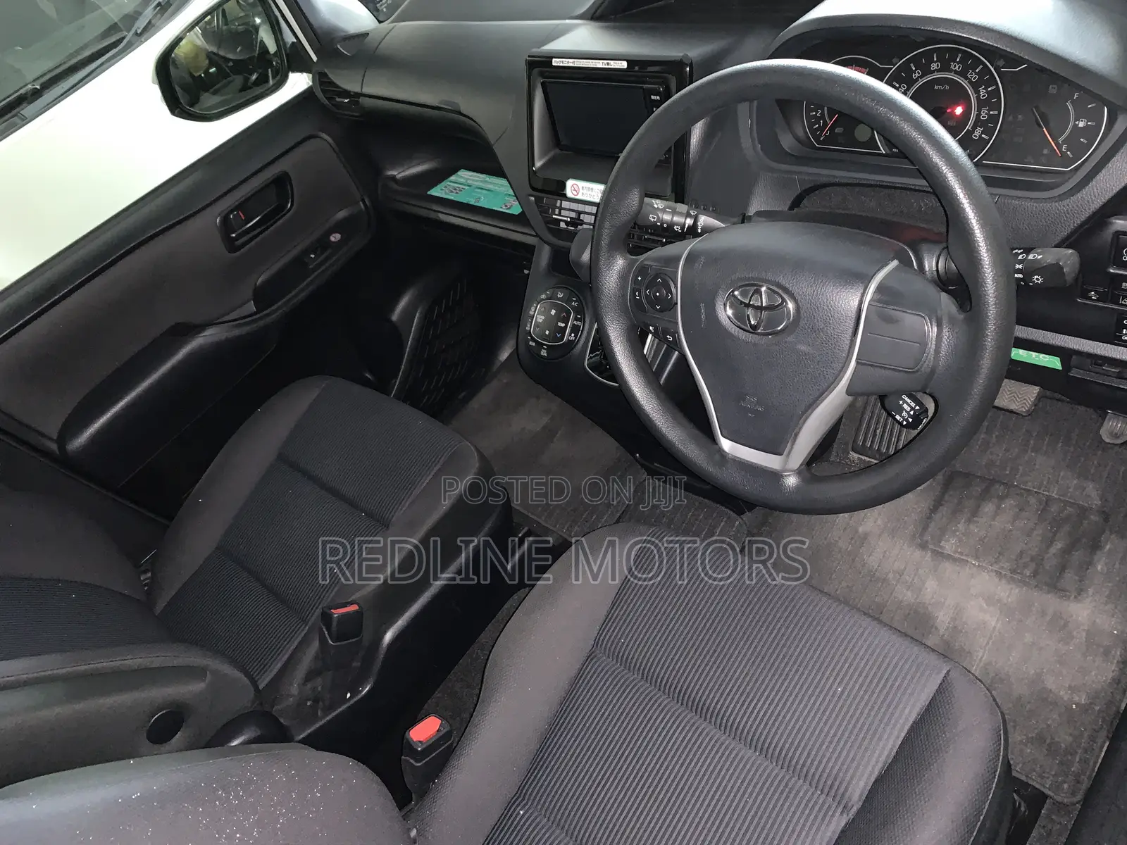 Toyota Noah 2.0 AWD (7 Seater) 2017 White