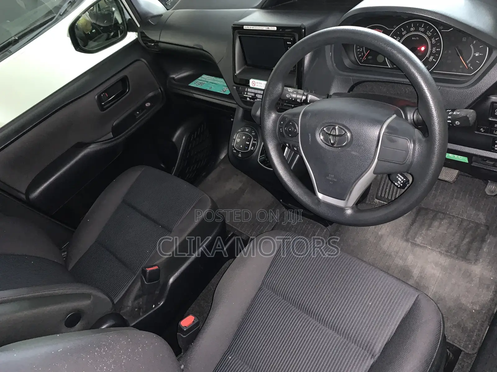 Toyota Noah 2.0 AWD (7 Seater) 2017 White