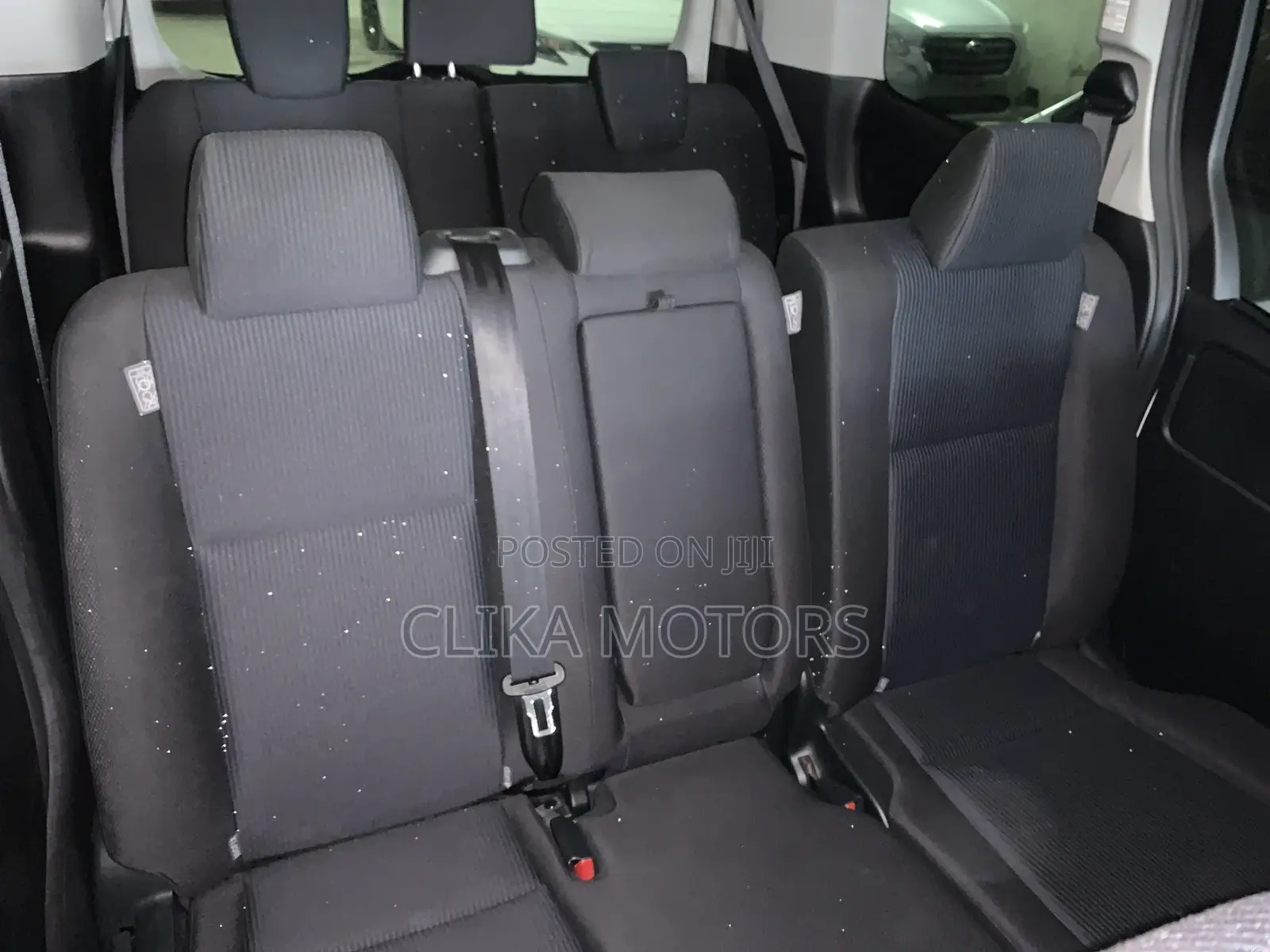 Toyota Noah 2.0 AWD (7 Seater) 2017 White