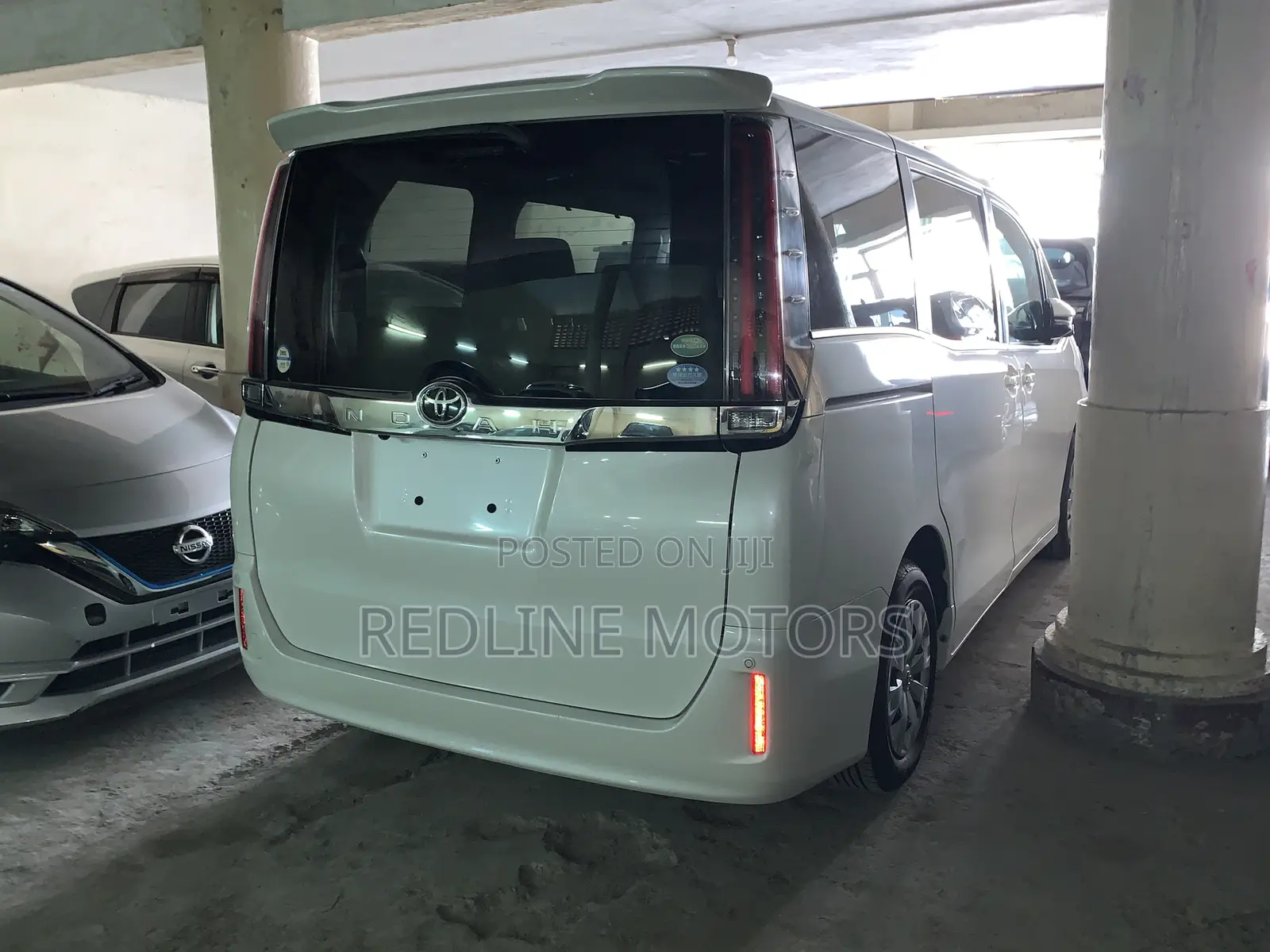 Toyota Noah 2.0 AWD (7 Seater) 2017 White