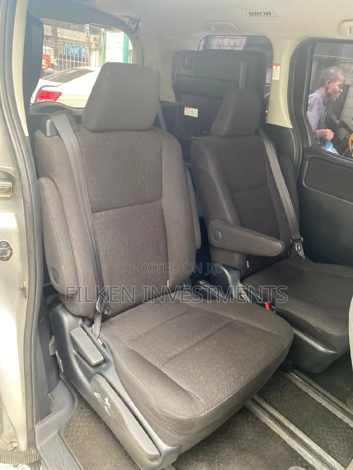 Toyota Voxy 2015 Silver