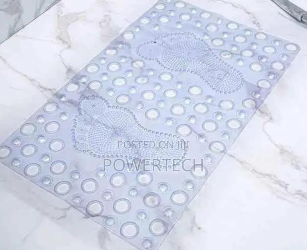 Antislip Bathroom Mat: - main view