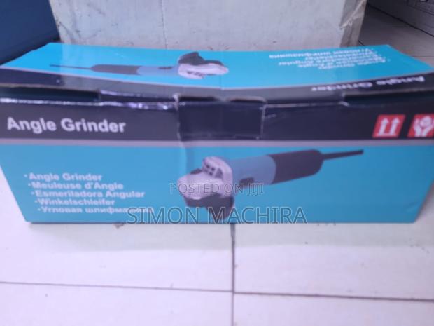 Angle Grinder. Makita. 4.5 Inch