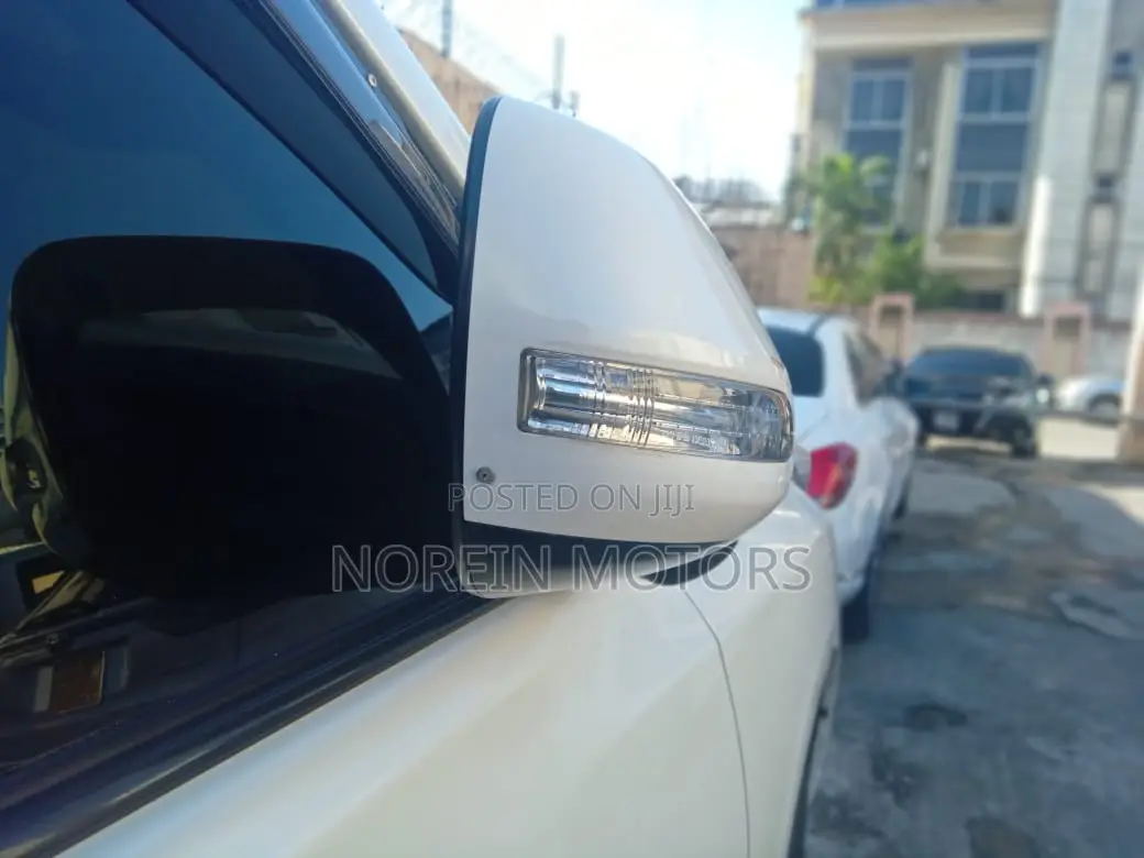 Toyota Land Cruiser Prado 2013 White