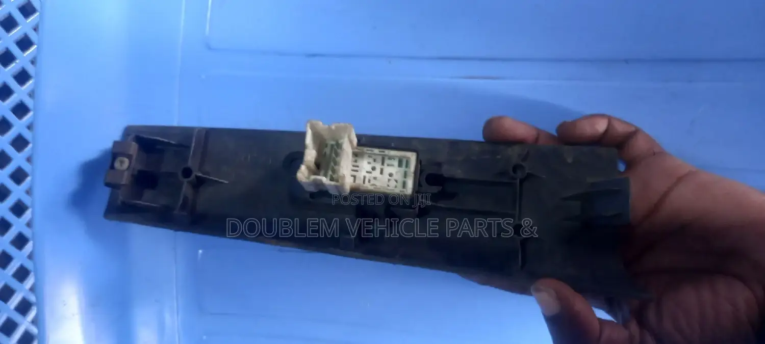Window Controller Switch Automatic Hiace 7L,9L 2008-2015