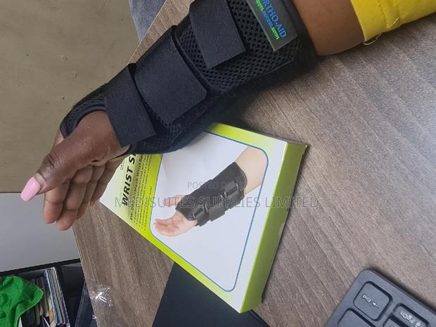 Wrist Splint . - thumbnail 3