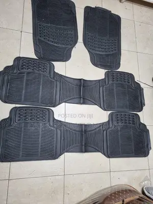 7 Seater Black Mats