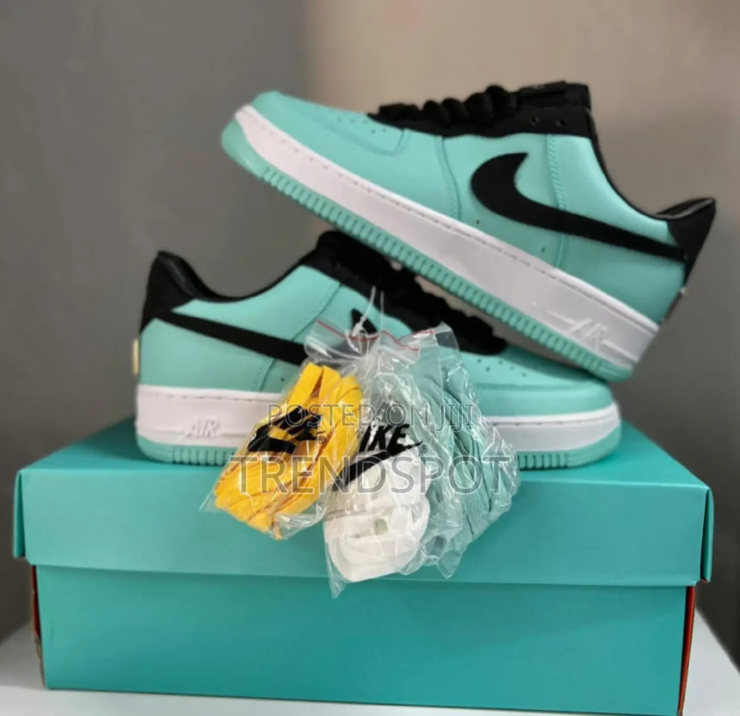 Blue Quality Tiffany