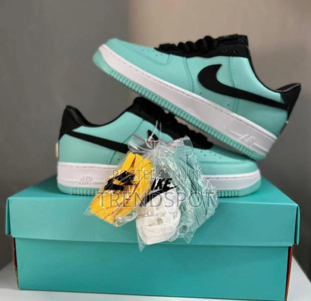 Blue Quality Tiffany - main view