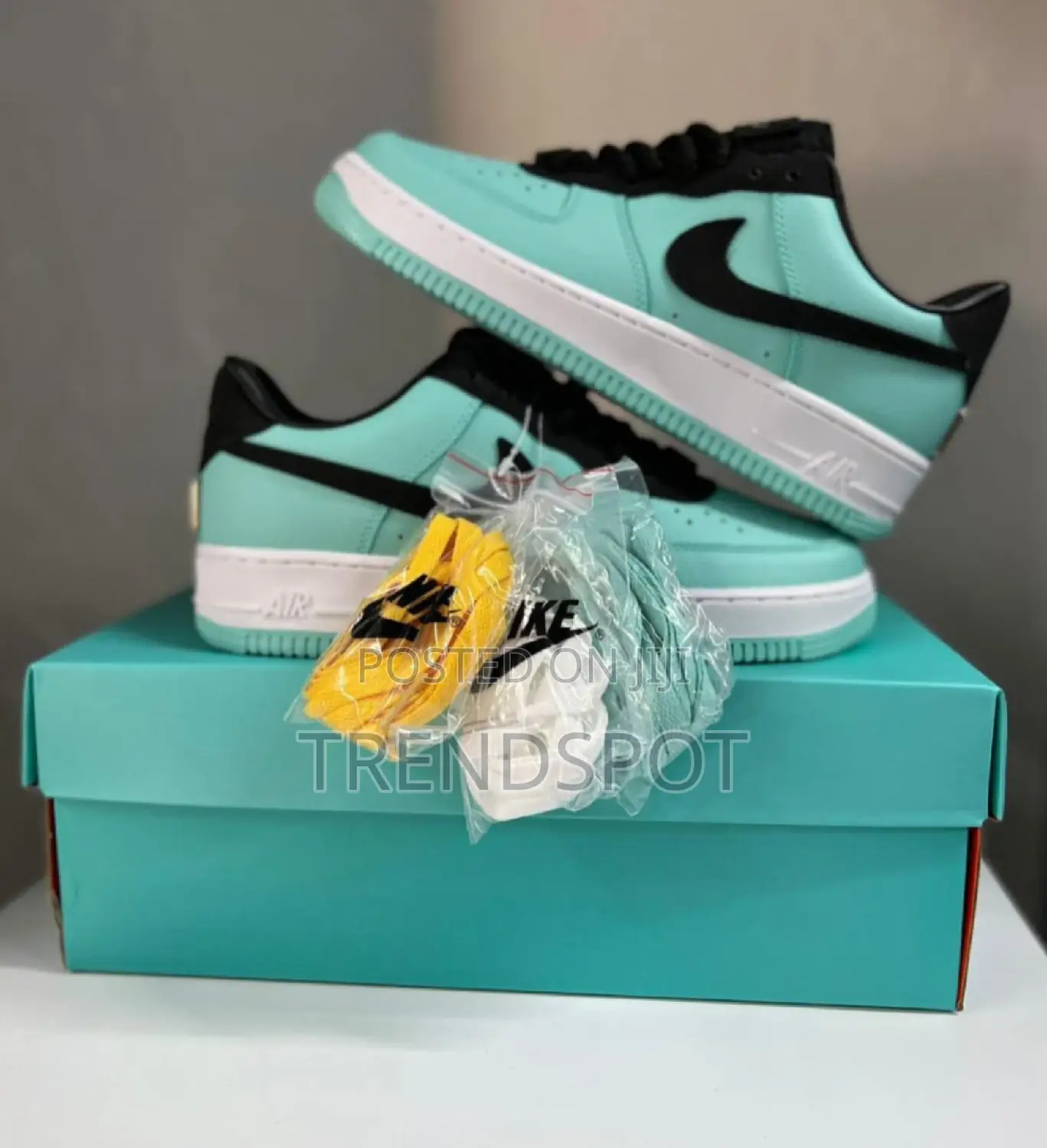 Blue Quality Tiffany