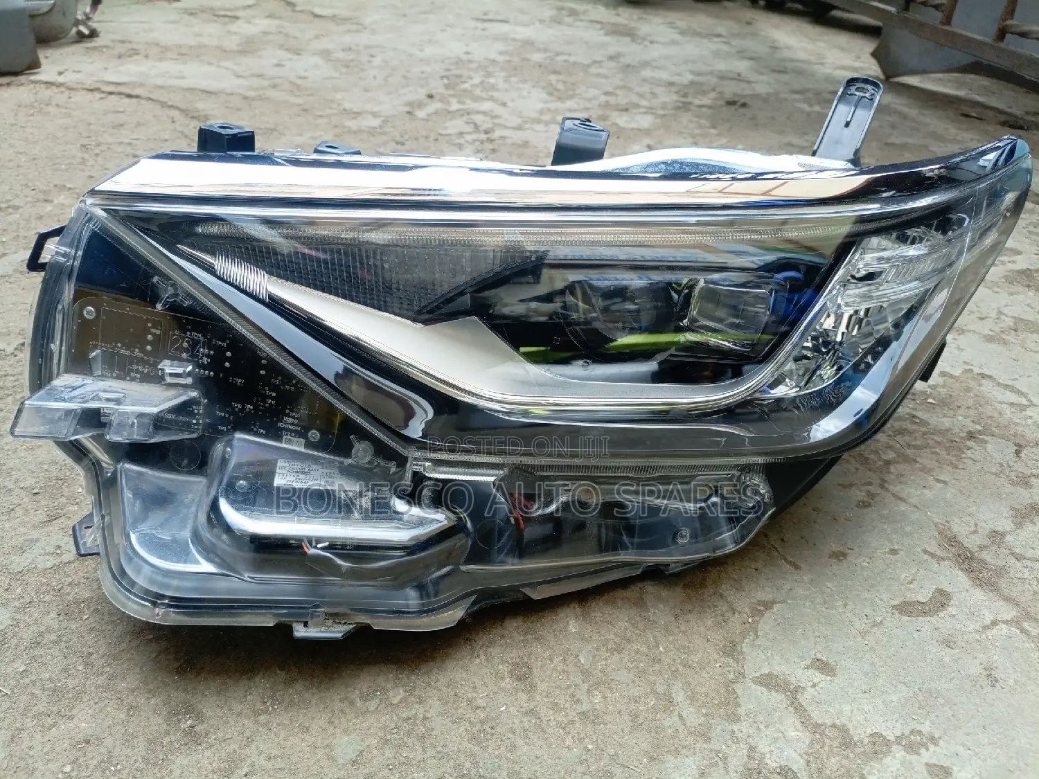 Toyota Auris (2015_2018 Model) Xenon Headlight Assembly