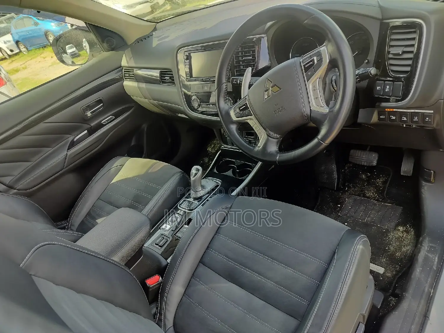 Mitsubishi Outlander 2017 White