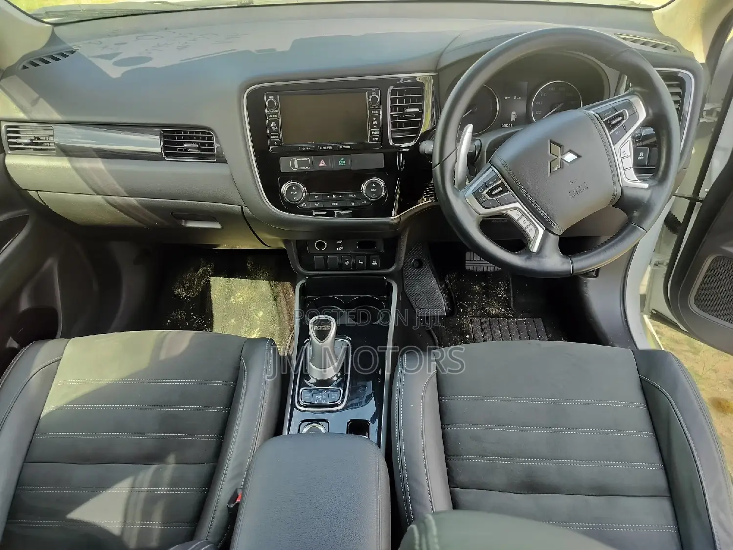 Mitsubishi Outlander 2017 White