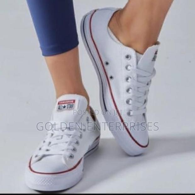 White Low Cut Converse 36-45 - main view