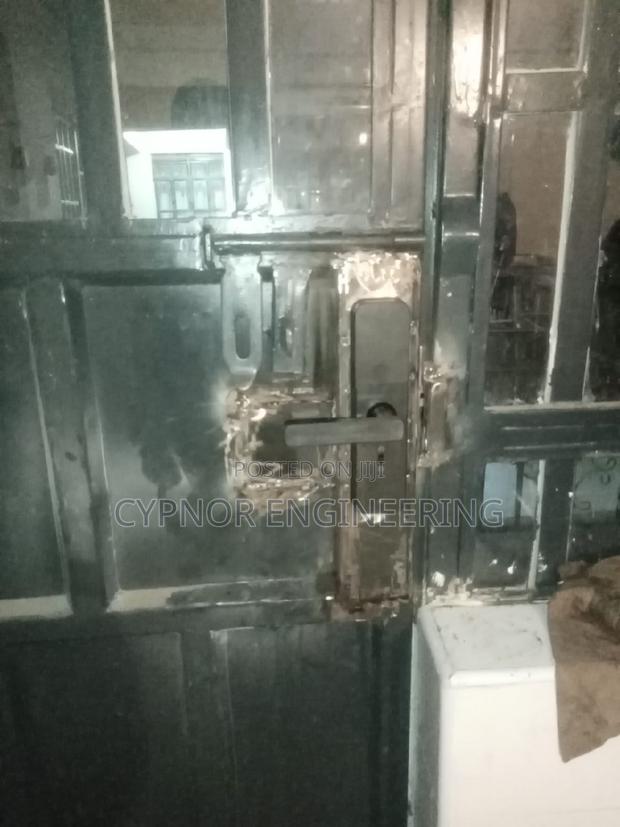 Secure Getaways Airbnbs Safety Guarantee Safety Smartlock - main view