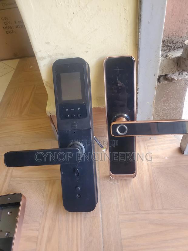 Smart Biometric Locks for Enhanced Office Access Efficiency - main view