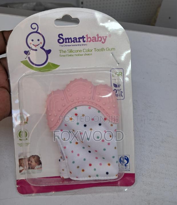 Baby Gum Glove/Teething Mitten. - thumbnail 3
