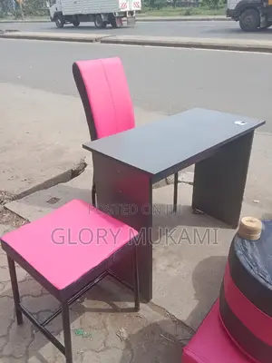 Manicure Set Table