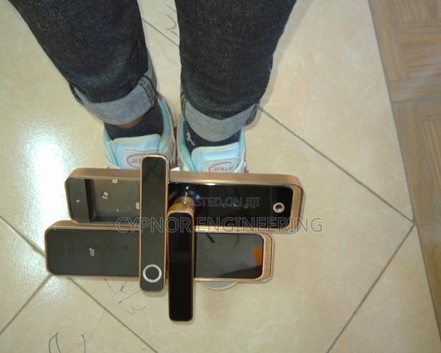 Seamless Keyless Digital Wifi App Controlled Smartlock - main view